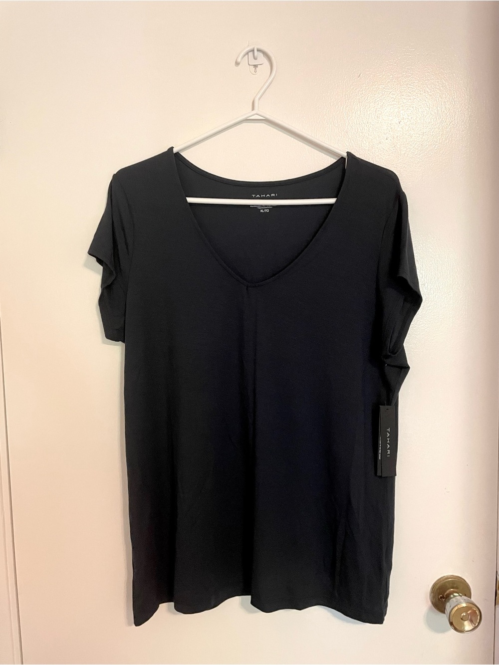 NWT Classic Tahari Black Modal V-Neck Short Sleeve Tee Shirt Size XL